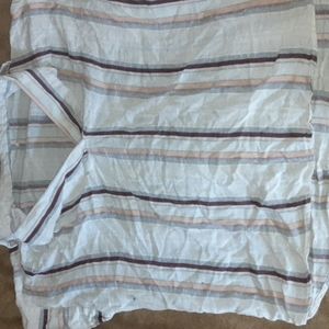 Tealrose striped tee, it is breathing, XL, fits like a large to XL.